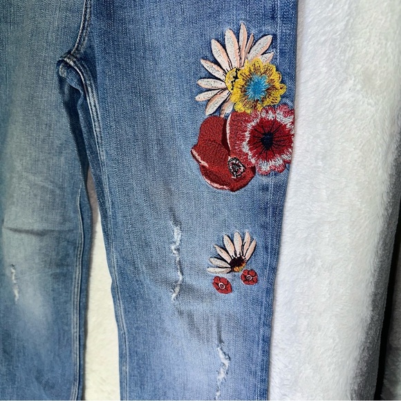ZARA Trafaluc Denim Floral Embroidered Distressed Flare Jeans 4 Boho Festival - Picture 3 of 10